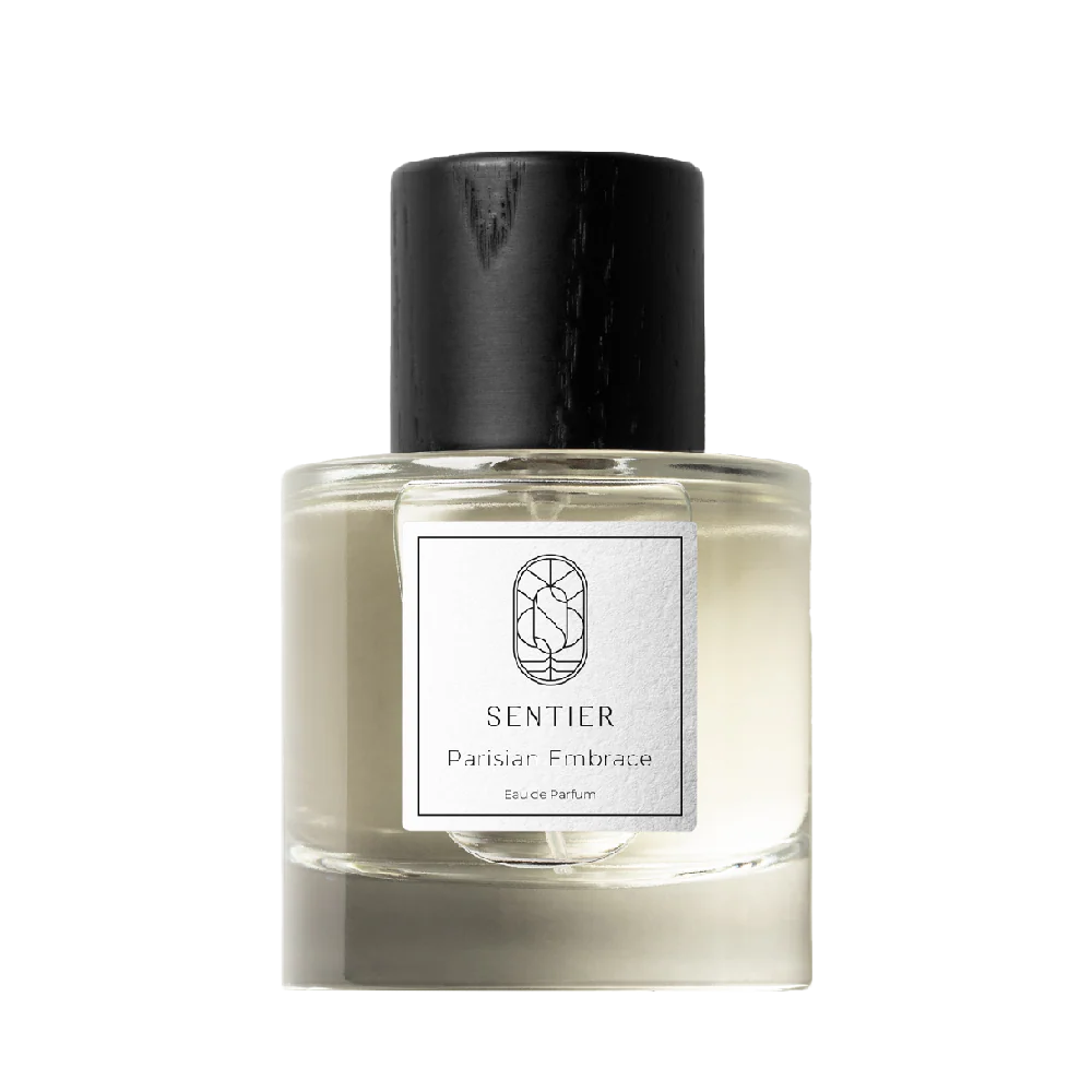 Parisian Embrace - Sentier